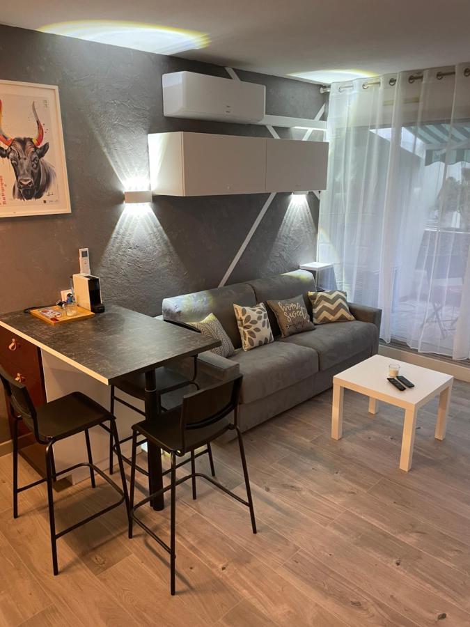 Superbe Studio, Terrasse, Piscine, Parking Le Grau-du-Roi Buitenkant foto