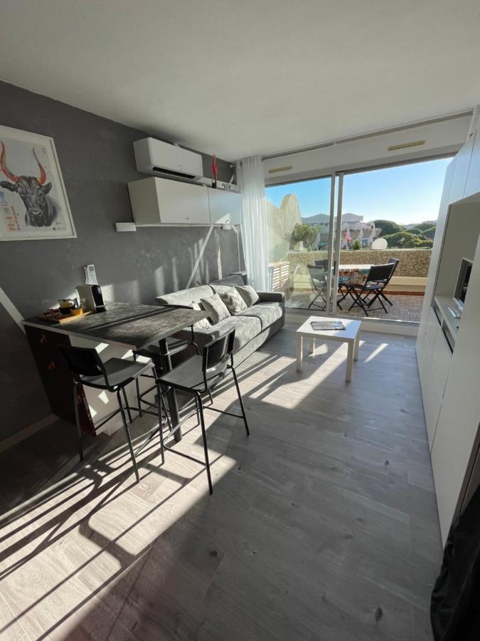 Superbe Studio, Terrasse, Piscine, Parking Le Grau-du-Roi Buitenkant foto